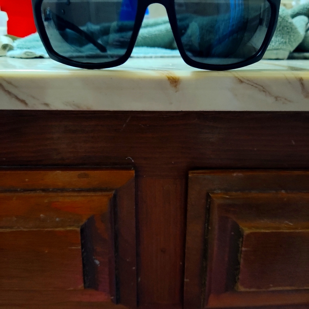 Piranha shades